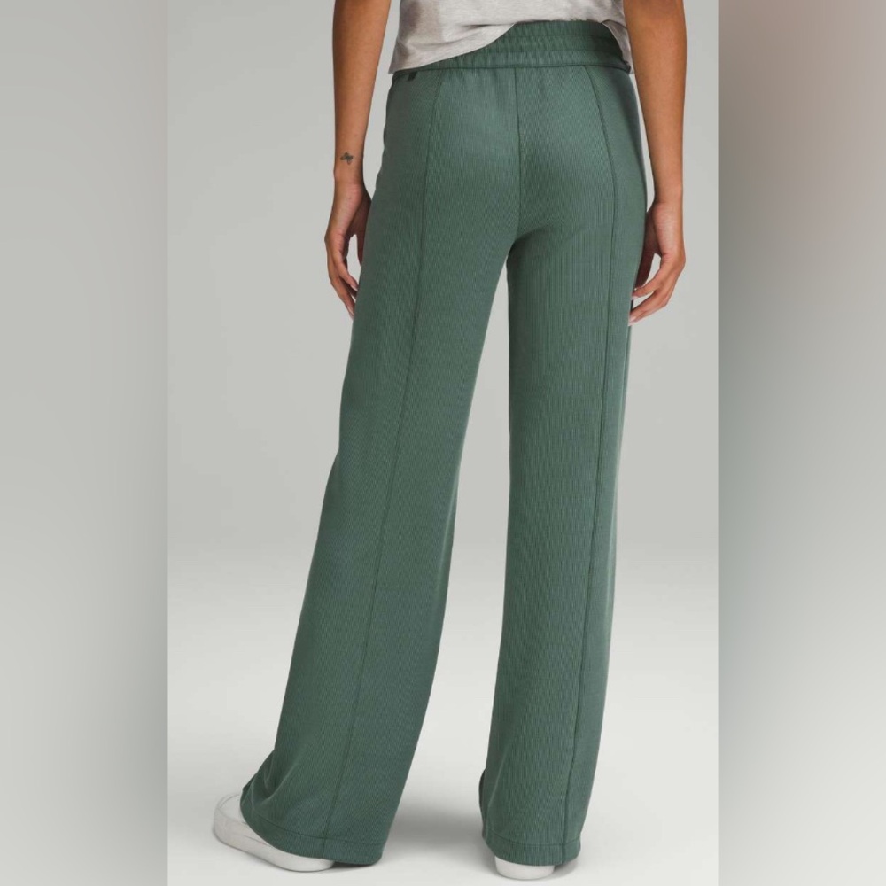 NWOT Lululemon Ribbed Softstreme High-Rise Pant 32.5" Dark Forest